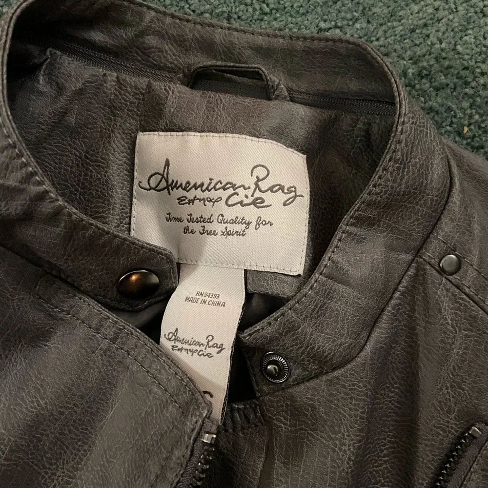 Gray jacket - Picture 2 of 2